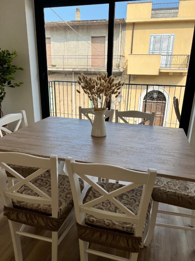 Apartament Al Vicolo Stretto Brancaleone Marina Zewnętrze zdjęcie