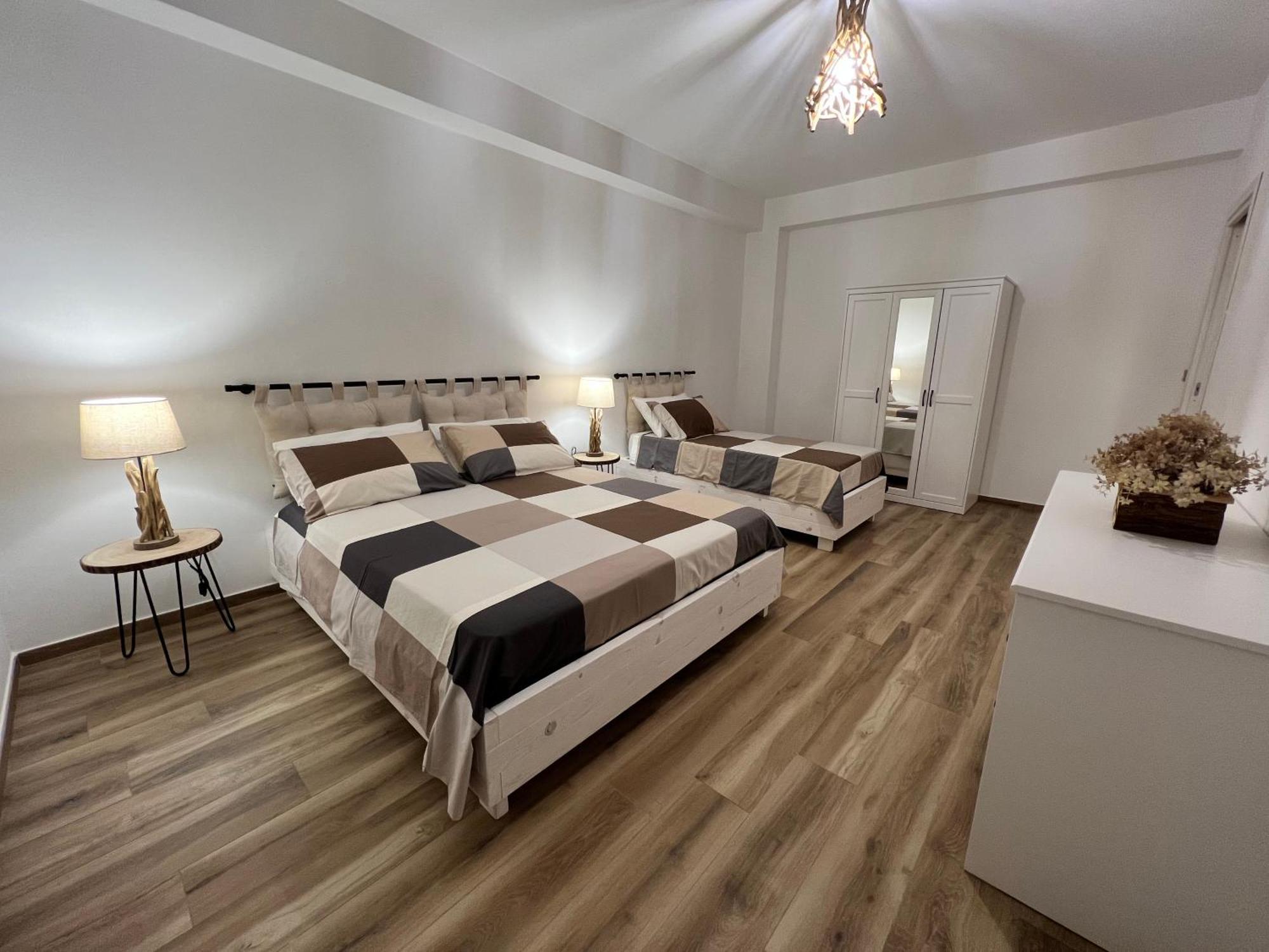 Apartament Al Vicolo Stretto Brancaleone Marina Zewnętrze zdjęcie
